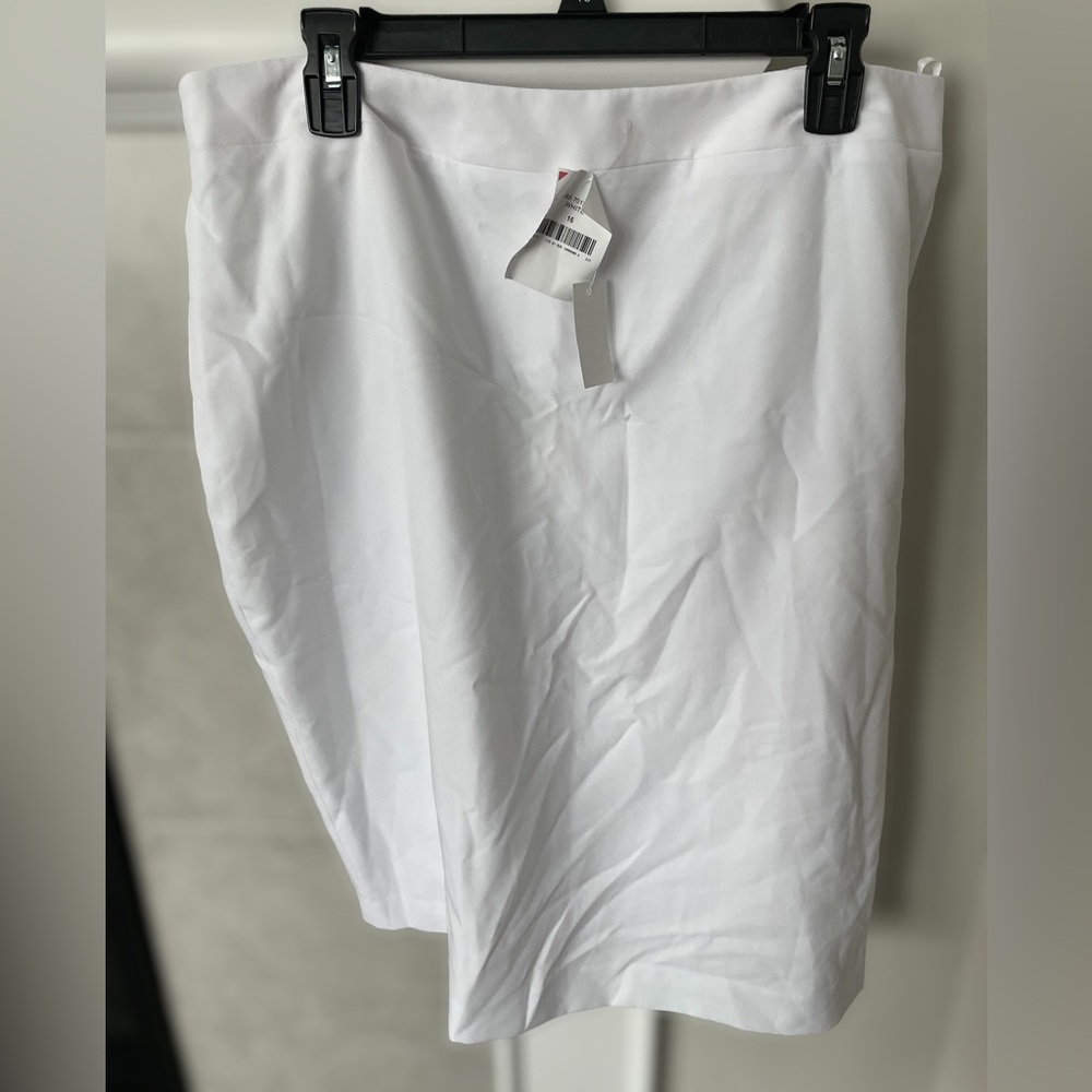 NEW— ~Soft core~ John Meyer Collection white skirt set Size 16